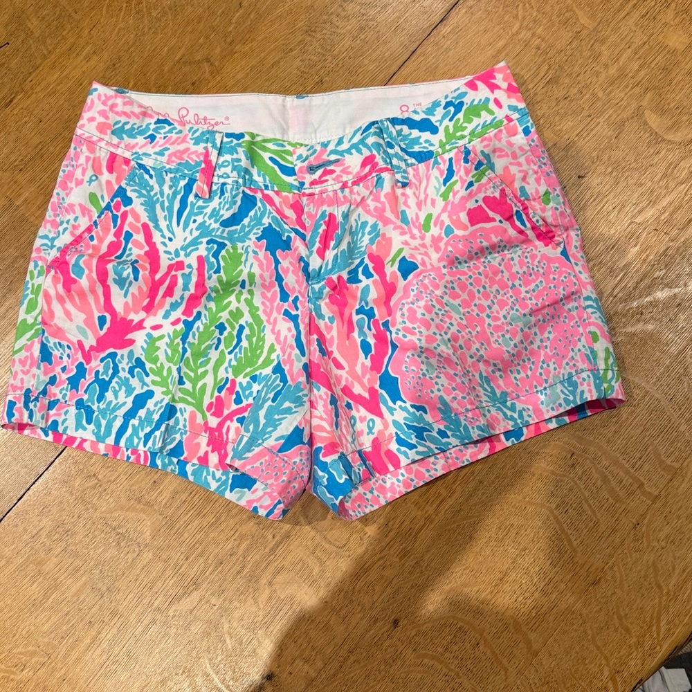 Lilly Pulitzer. Holy Grail Pinks blues  Patterned Shorts. Let's Cha Cha.  Size 8